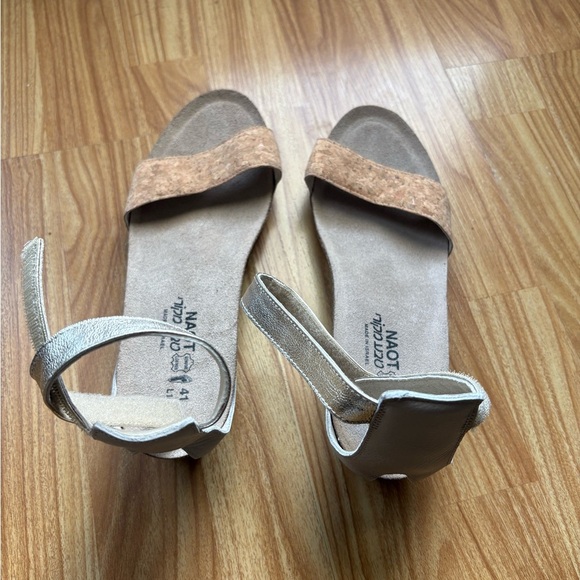 Naot Pixie Women's Tan Wedge Sandals Cork Ivory Rae Gold Size 41 - Picture 7 of 7